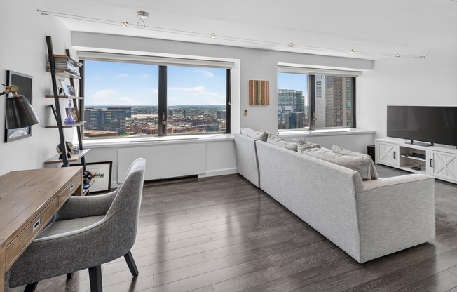 1 bed, 1 bath, 862 sqft, $4,100, Unit 33E