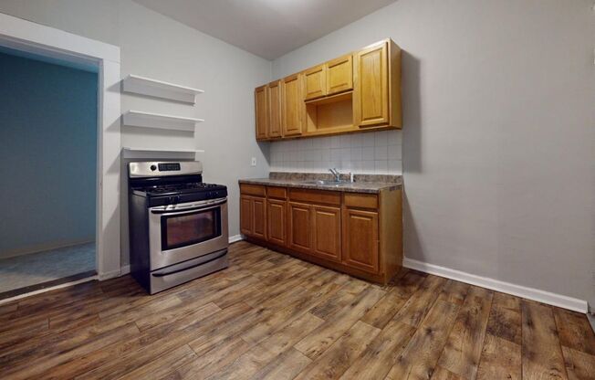 3 beds, 1 bath, $1,195