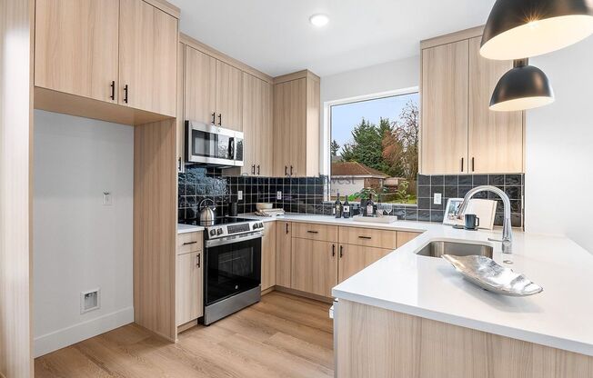 MODERN LUXURY HOME IN UNIVERSITY PARK | 2 BEDROOMS | 2.5 BATHROOMS