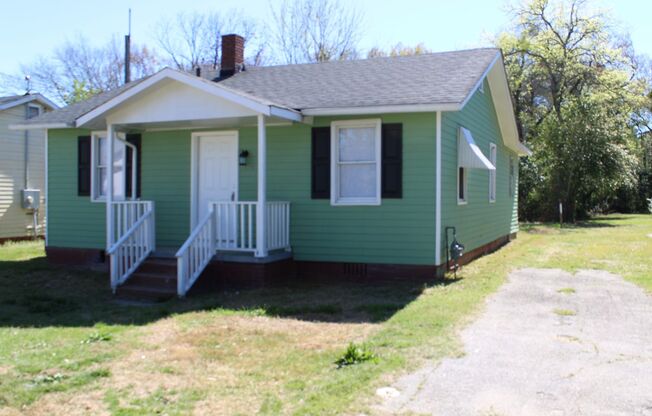 Newly Renovated 3 Bedroom Home W/ Bonus Room!