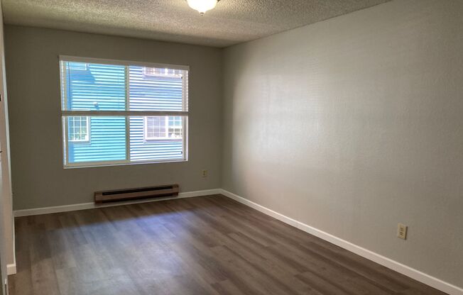 2 beds, 1 bath, 687 sqft, $2,095, Unit A404