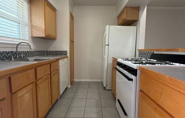 2 beds, 1 bath, 992 sqft, $1,414, Unit ABB-1-220