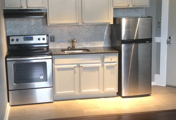 1 bed, 1 bath, $900, Unit 21