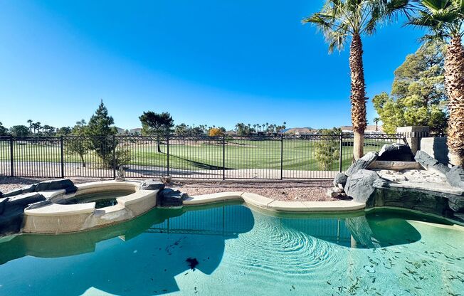 GOLF COURSE VIEW WITH STUNNING POOL!!