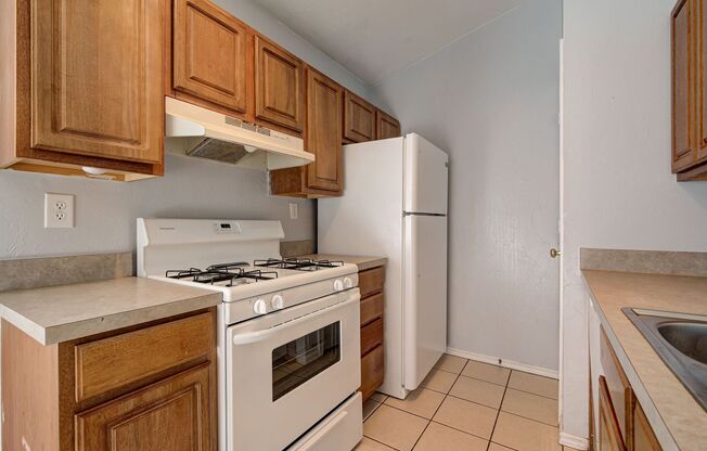 3 beds, 2 baths, $1,025, Unit 2