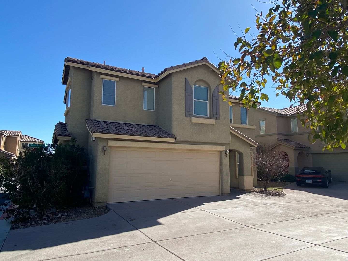 4 bed/2.5 bath home located in the SW area of Las Vegas
