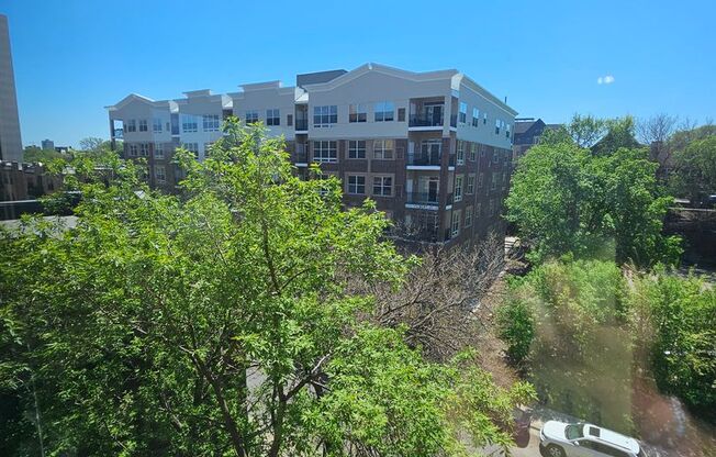 Studio, 1 bath, 352 sqft, $975, Unit 316-603