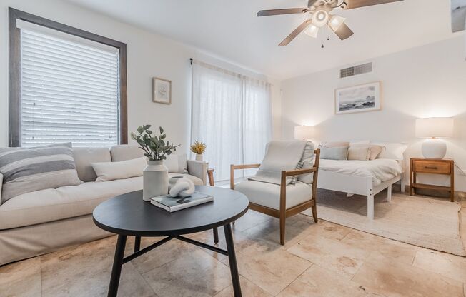 Studio, 1 bath, 435 sqft, $725, Unit 1070