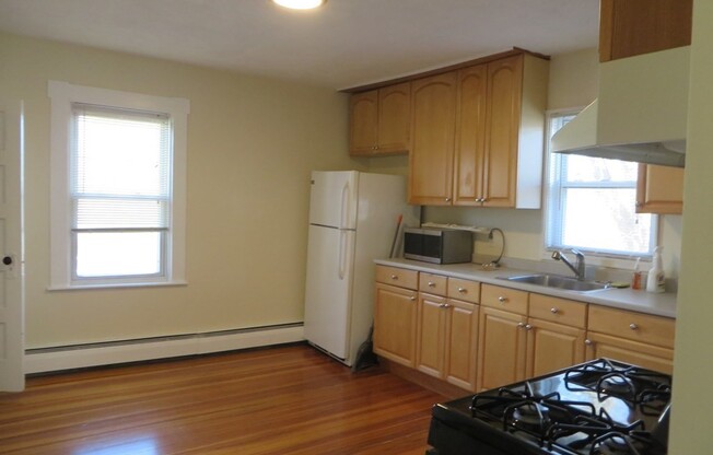 2 beds, 1 bath, 750 sqft, $1,900, Unit 3