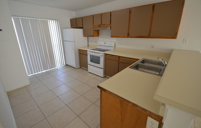 2 Bedroom 2 Bath in Winter Park AVAILABLE AUGUST 17th!