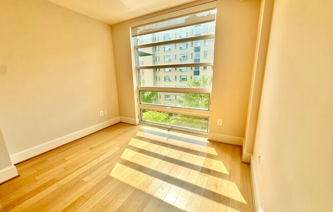1 bed, 1 bath, $2,500, Unit 506