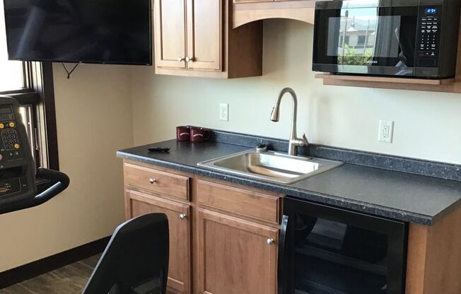 1 bed, 1 bath, 825 sqft, $1,435, Unit 2-205