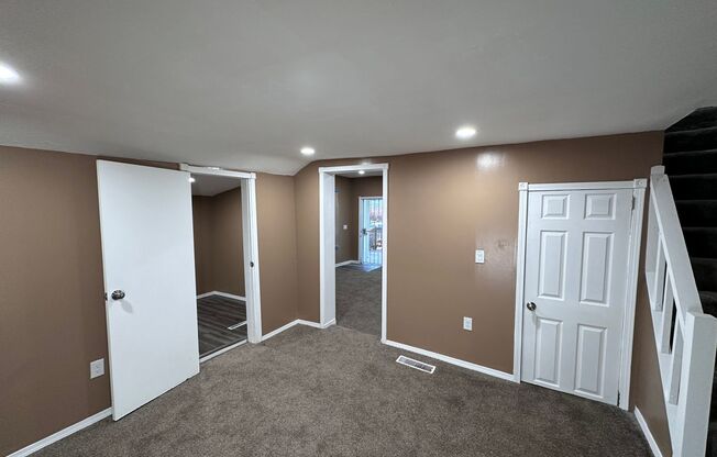 3 beds, 1 bath, $1,300