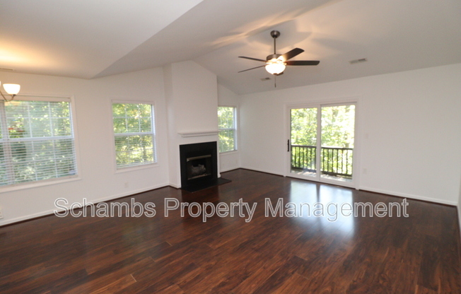321 RENSHAW CT