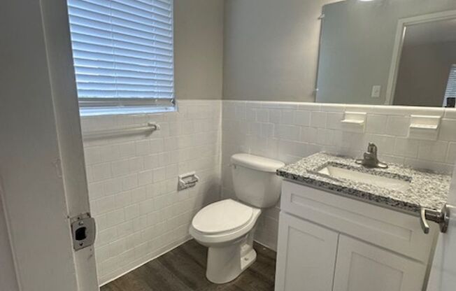 1 bed, 1 bath, $1,275, Unit R23-3