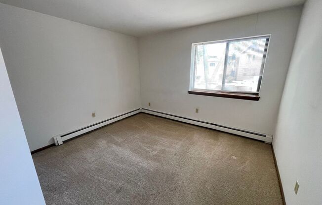 1 bed, 1 bath, $1,095, Unit 109