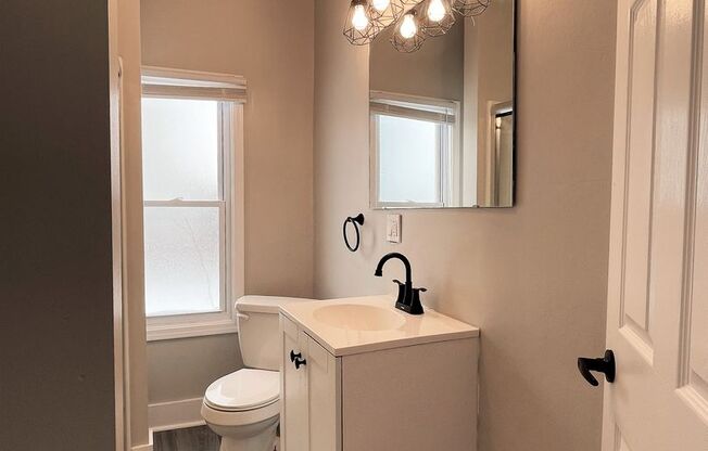 1239 W 67th Street