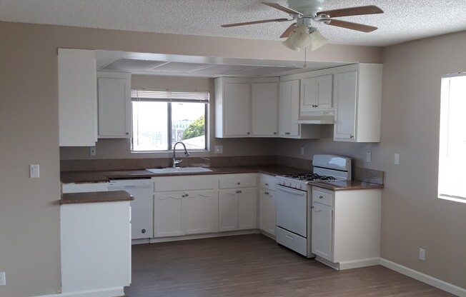 3 Bed/ 1 Bath San**$2495**