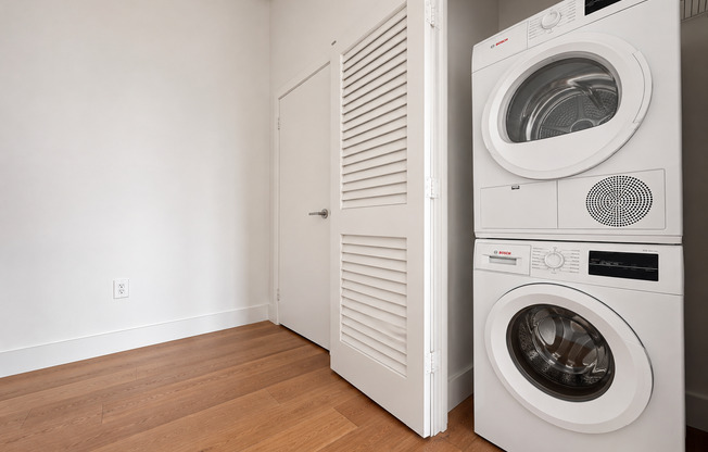 2 beds, 1 bath, 1,400 sqft, $6,275, Unit 5M