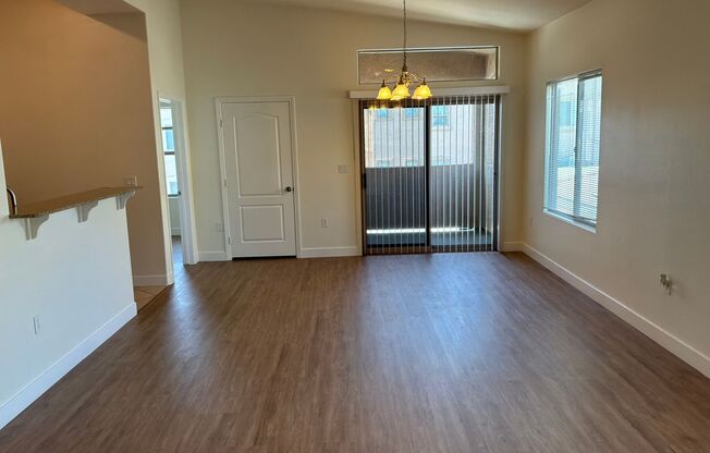 2 beds, 2 baths, $1,600, Unit Unit #2114