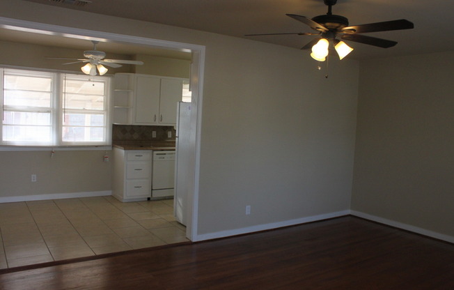 3 beds, 1 bath, $1,050