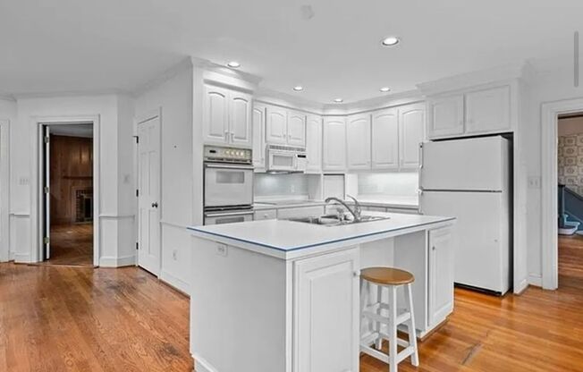 Classic 4BR Cape in Old Irving Park!