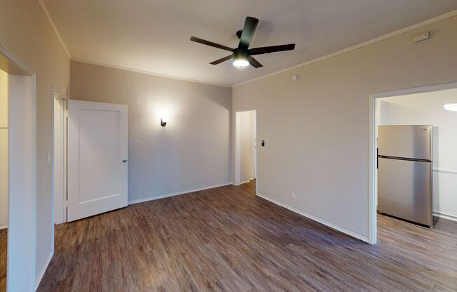 La Chandelle Apts...Charming building...Renovated Apartments Available...Hardwood Floors!