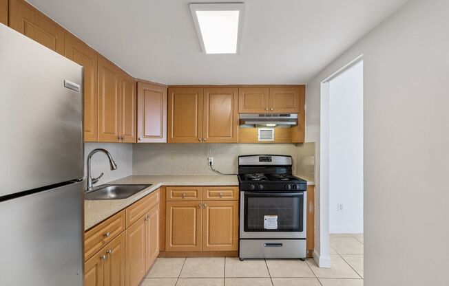 1 bed, 1.5 baths, 780 sqft, $1,850, Unit 210N