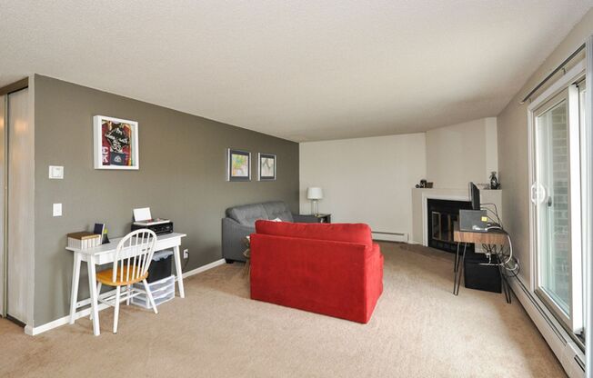 2 beds, 2 baths, 1,073 sqft, $1,595, Unit 3900220 PR