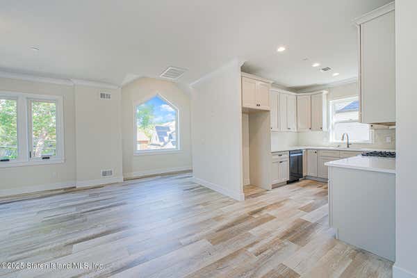 26 COOPER PL
