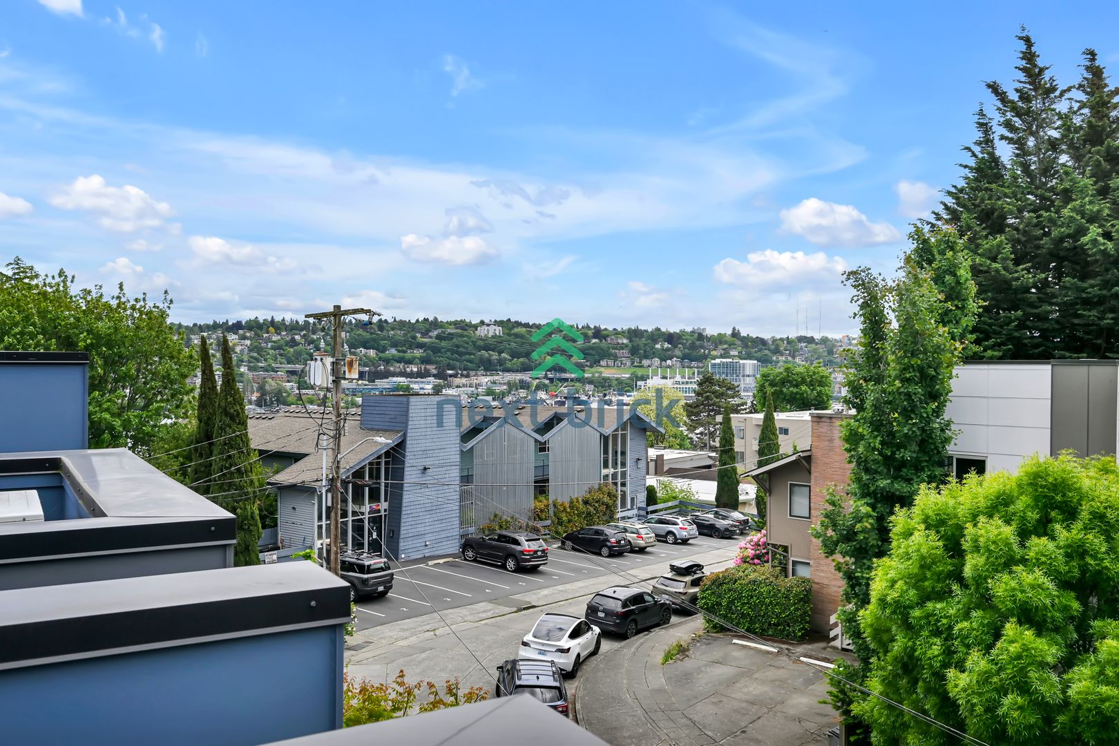 2 BEDS & 2 BATH TOWNHOUSE FOR RENT