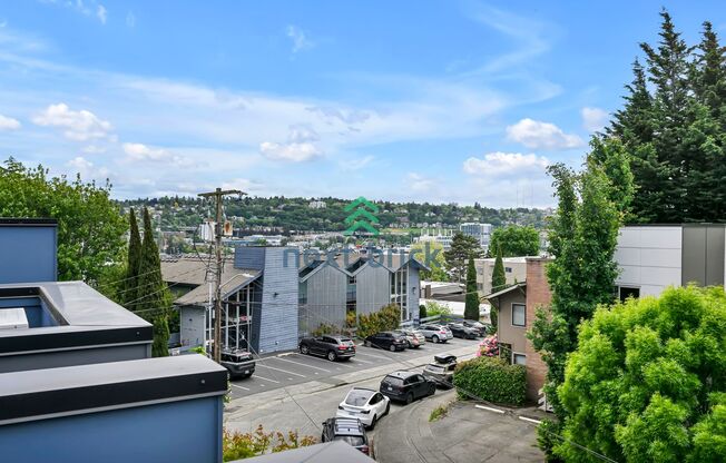 2 BEDS & 2 BATH TOWNHOUSE FOR RENT