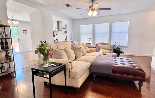 3204 ELIZABETH ANNE LN