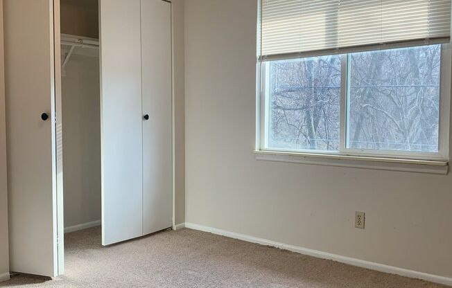 2 beds, 1 bath, 700 sqft, $880, Unit 9020