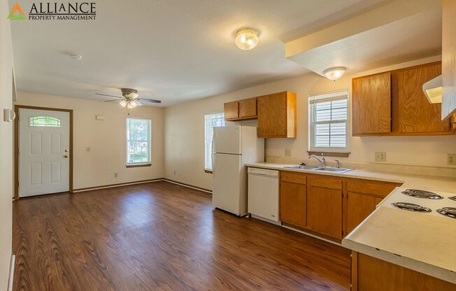 4 beds, 2 baths, 1,446 sqft, $1,550, Unit 815