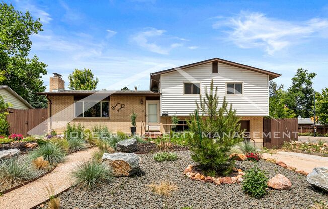 Gorgeous Home with Washer/Dryer and Fenced Yard