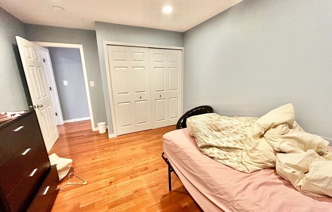 2 beds, 1 bath, 768 sqft, $2,425, Unit 215