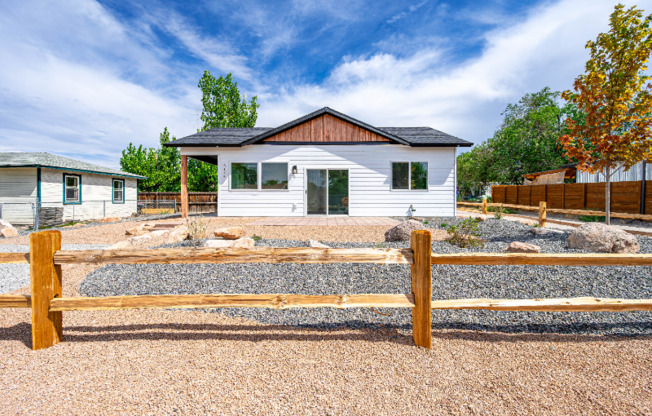 317 W OURAY AVE
