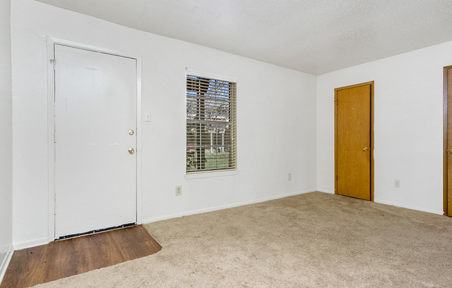 1 bed, 1 bath, 750 sqft, $595, Unit 612