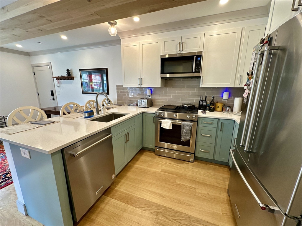 95 W WALNUT PARK