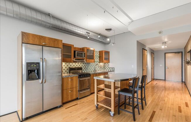 Studio, 1 bath, $2,100