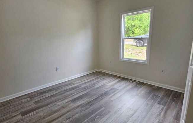 Beautiful 3BR/2BA Custom-Built Home with Fenced Yard & Large Deck
