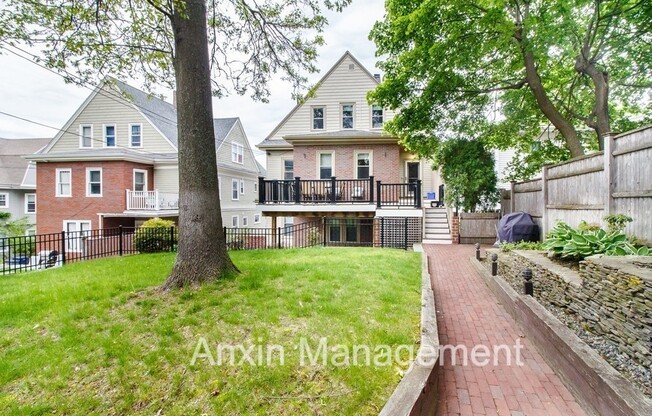 33 MAPLETON ST
