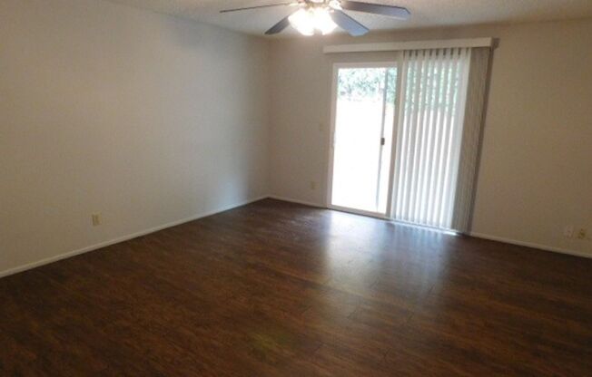 2 beds, 1 bath, 945 sqft, $1,450, Unit 4703