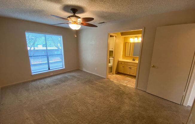 2 beds, 2 baths, 1,272 sqft, $1,800, Unit 4049 - Unit A