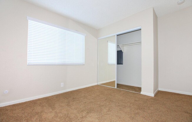 3 beds, 2 baths, $2,795, Unit 21