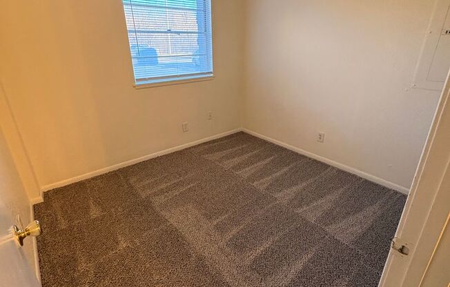 2 beds, 1 bath, 675 sqft, $675, Unit 440 Arter-Unit 12