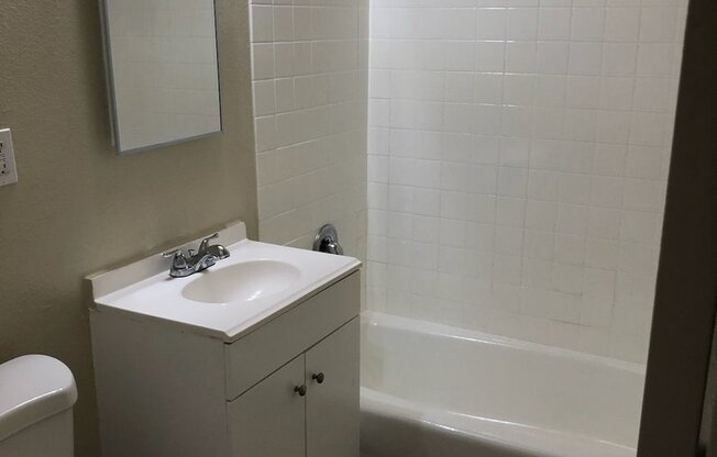 4 beds, 2 baths, 1,100 sqft, $3,695, Unit 1240-12