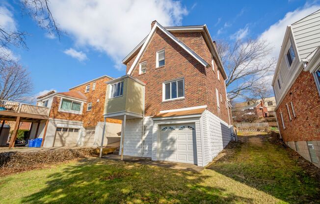 Beautiful 3 Bedroom House in Carrick Available May 1!