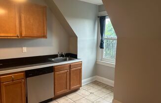 1 bed, 1 bath, 1,000 sqft, $1,375, Unit Apt 4